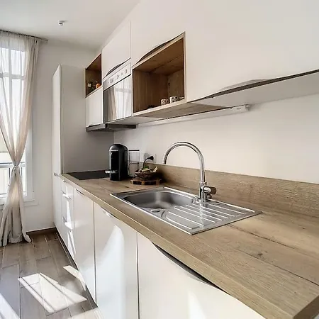Apartment Centre Cannes, A Pied